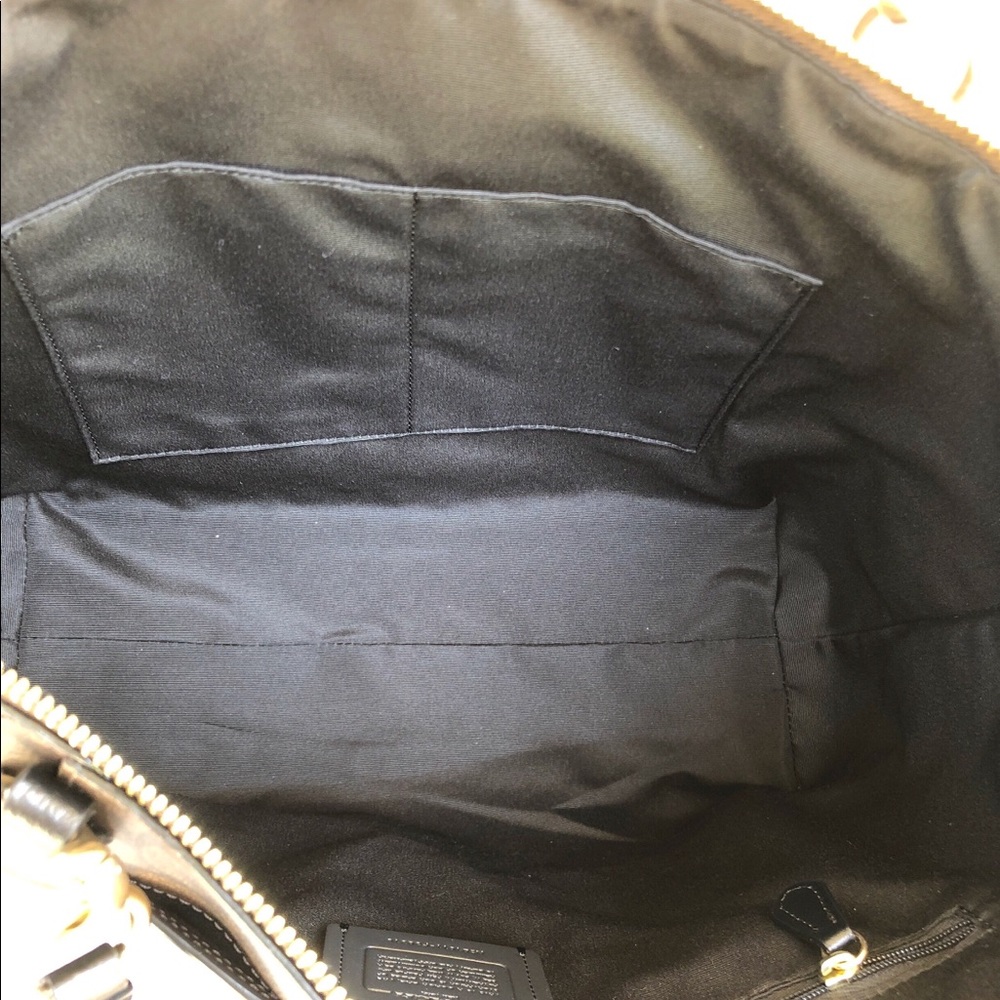 🌺🌺🌺- NWT Coach Large Tote - Picture 6 of 8